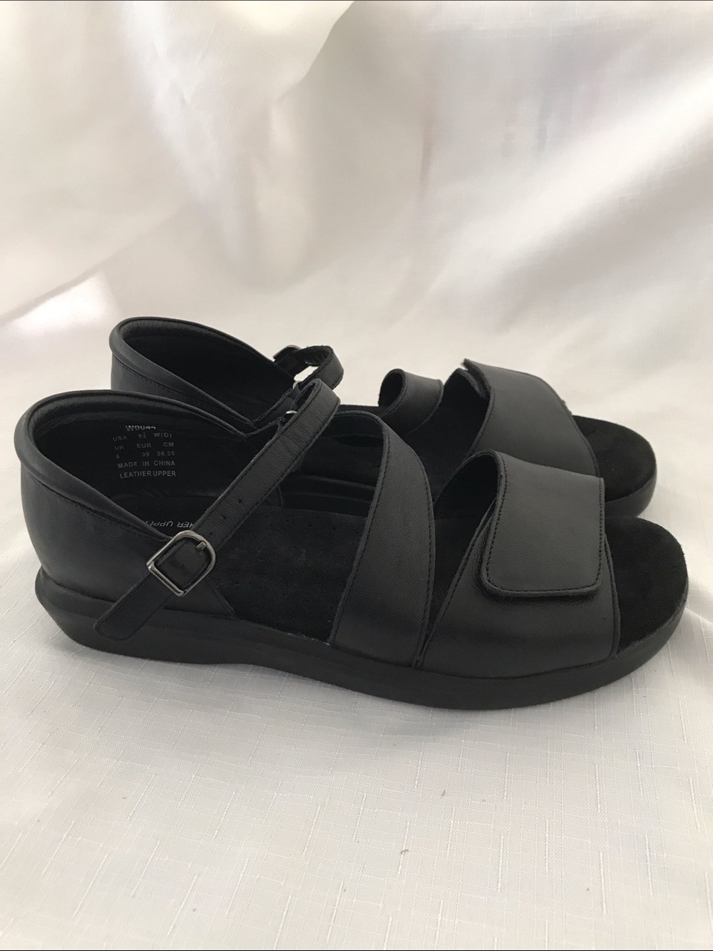 Propét ~ Women’s Walking Sandal / Black